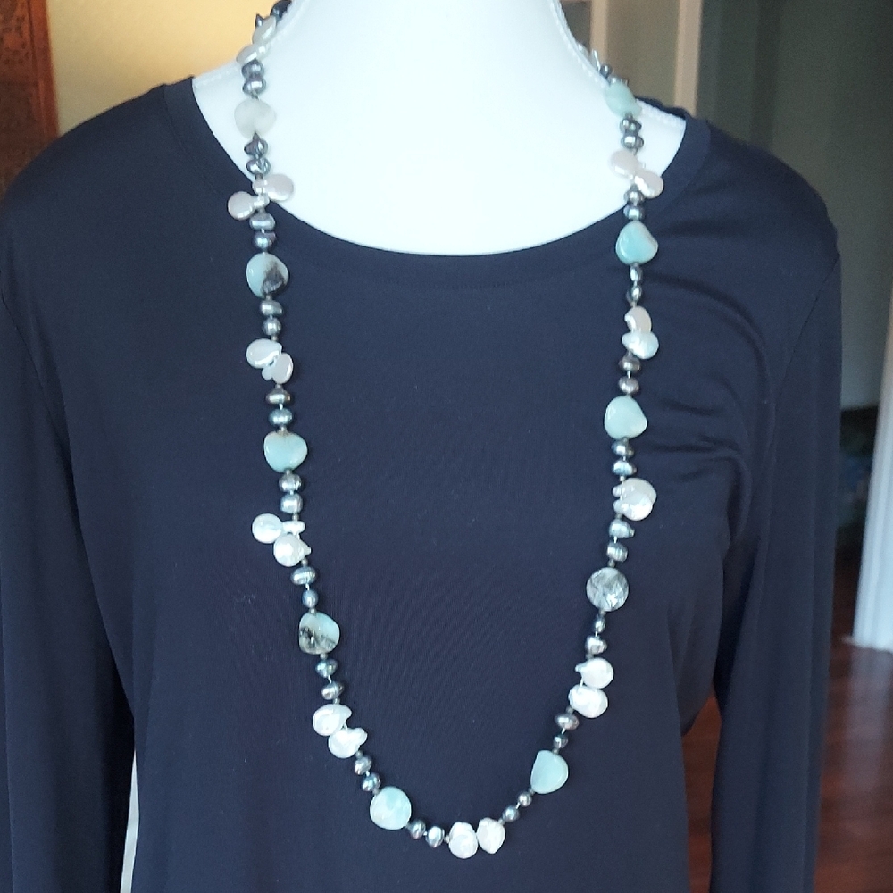 Chic Blue and Silver Beaded Necklace
